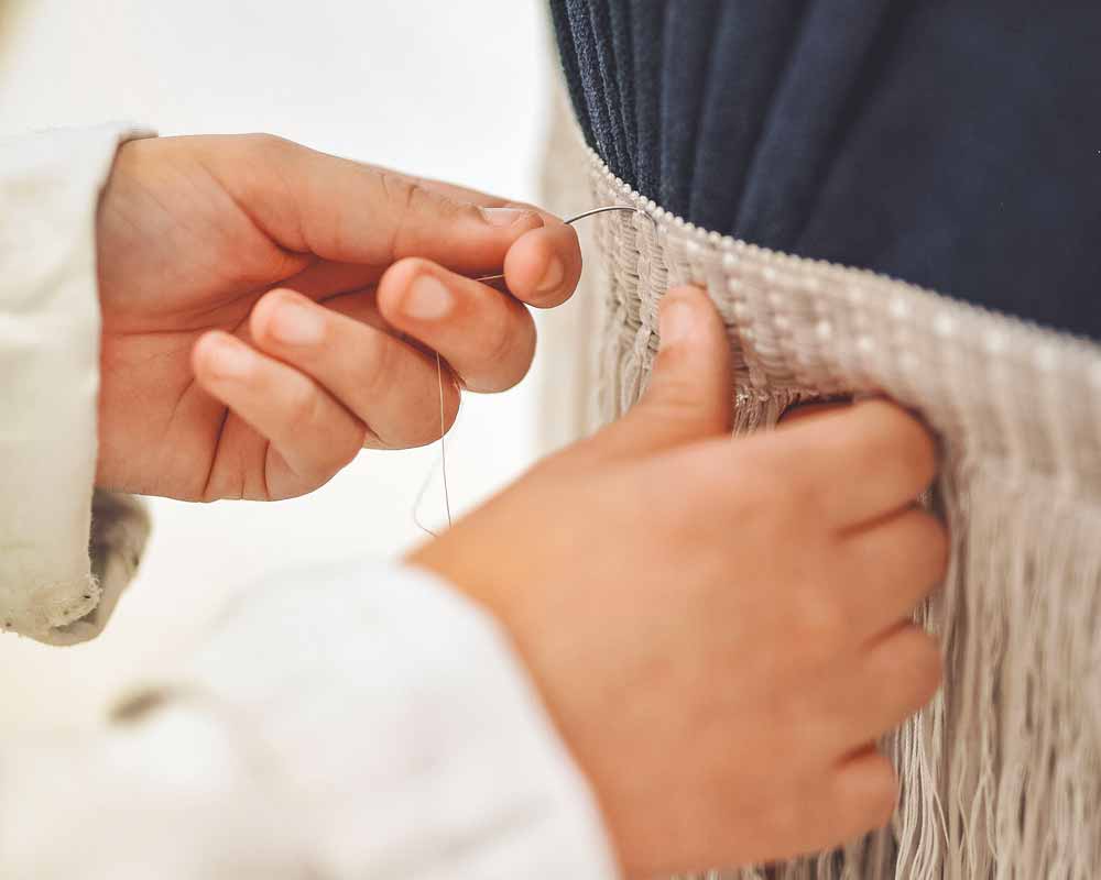 la croix rouge CAP TAPISSIERE AMEUBLEMENT couture