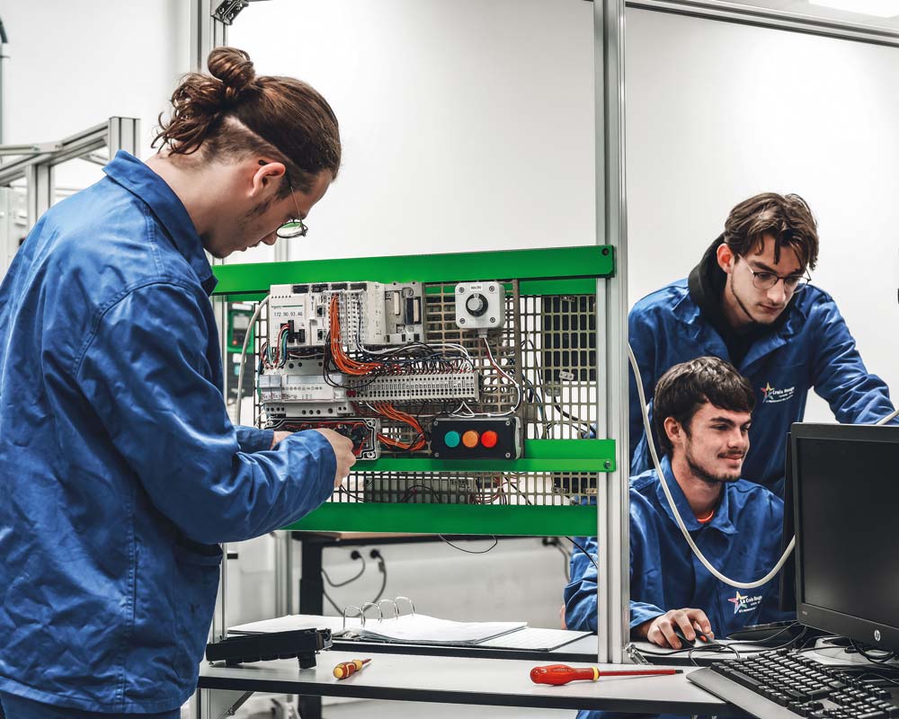 la croix rouge brest lycee professionnel eleves atelier electricien