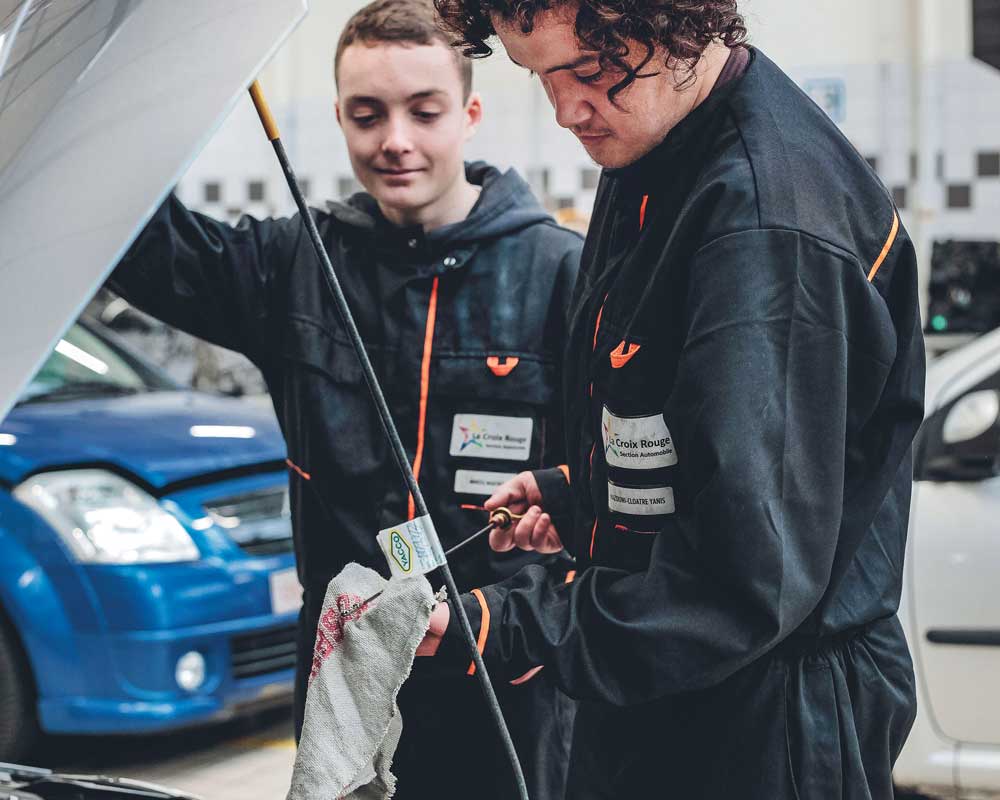 la croix rouge cap maintenance des vehicules verification niveau huile